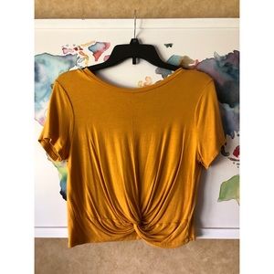 *NEVER WORN* Yellow crop top